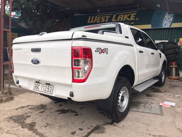 Bán gấp Ford Ranger đời 2017, màu trắng, nhập khẩu nguyên chiếc, số sàn, 550 triệu-3