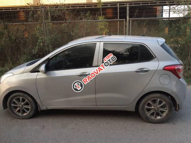 Bán xe Hyundai Grand i10 2015, màu bạc-1