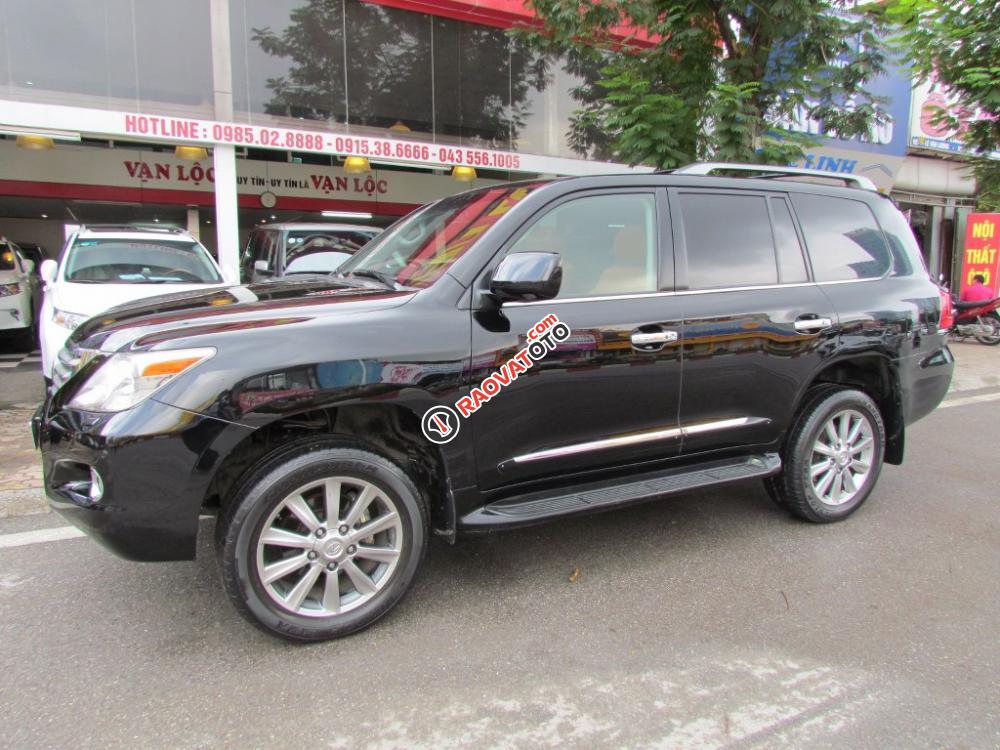 Lexus LX570 2011 màu đen-2