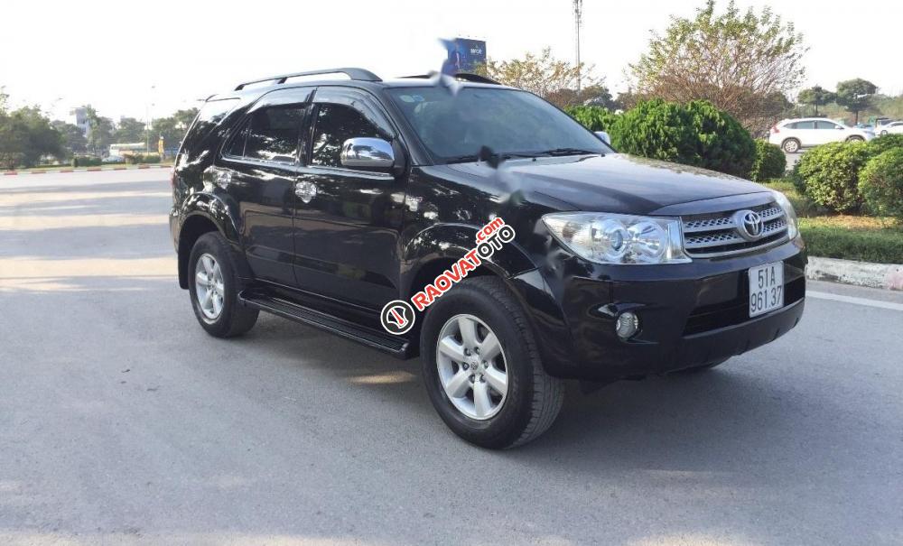 Bán Toyota Fortuner 2.7MT đời 2011, màu đen, 655tr-0