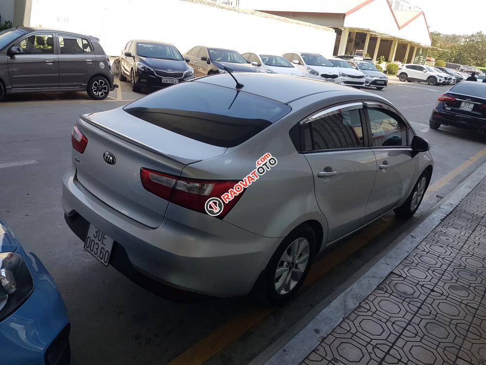 Bán xe Kia Rio 1.5AT màu bạc-2