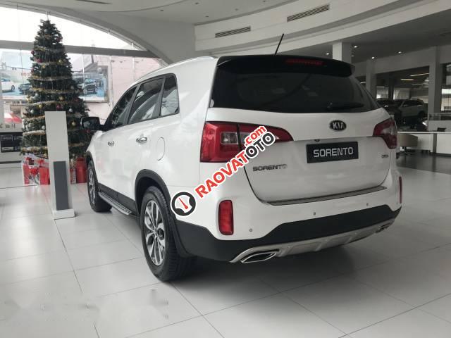 Bán xe Kia Sorento đời 2017, màu trắng-1