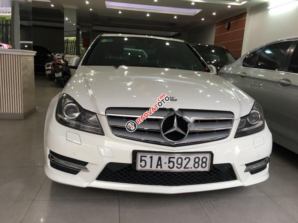 Cần bán Mercedes C300 AMG năm 2012, màu trắng đẹp như mới-0