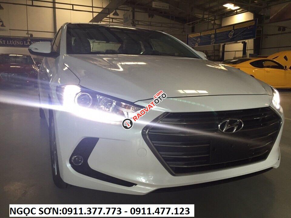 "Mừng xuân 2018" giảm sốc Hyundai Elantra Đà Nẵng, hỗ trợ vay 90%, LH Ngọc Sơn: 0911.377.773-2