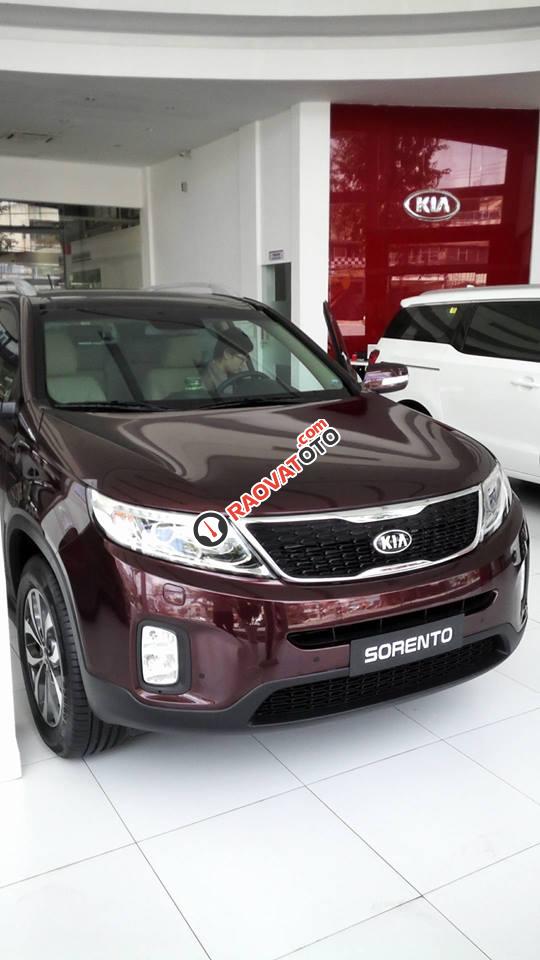 Cần bán Kia Sorento 2.4 GATH Full option 2017 mới, màu đỏ mận, giá chỉ từ 902 triệu kèm quà tặng và khuyến mãi khủng-1
