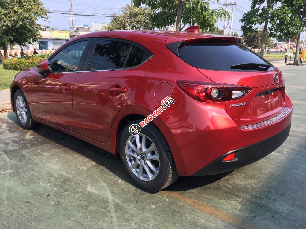 Cần bán xe Mazda 3 1.5L Hatchback 2017, hỗ trợ trả góp 80% cùng nhiều quà tặng-3