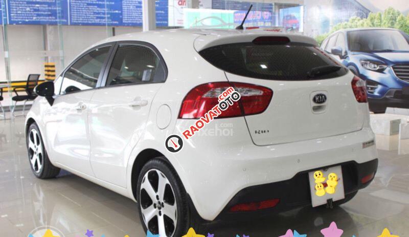 Cần bán Kia Rio màu trắng, SX 2013, số tự động-1