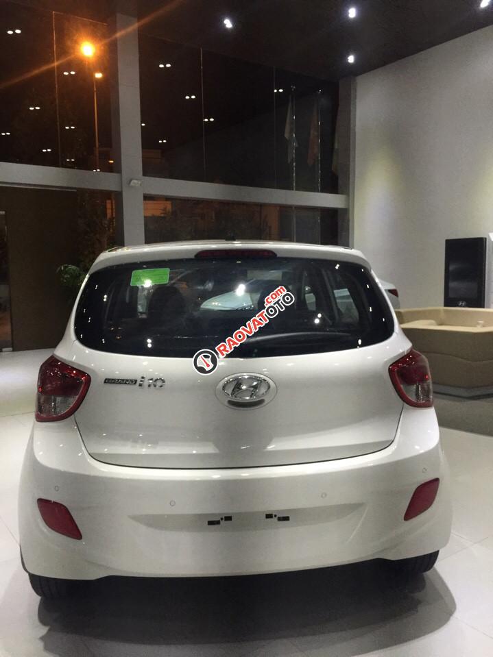 Cần bán Hyundai Grand i10 mới đời 2018, màu trắng, góp 90% xe, liên hệ Ngọc Sơn: 0911.377.773-2