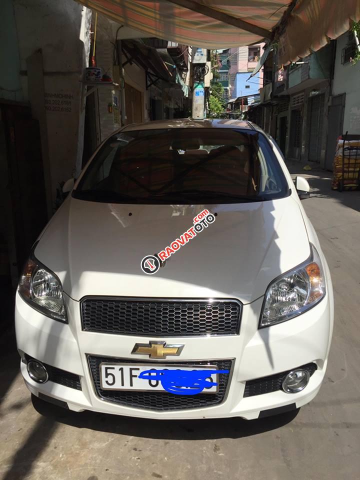 Bán xe Chevrolet Aveo LT đời 2015, màu trắng, chính chủ, giá tốt-0