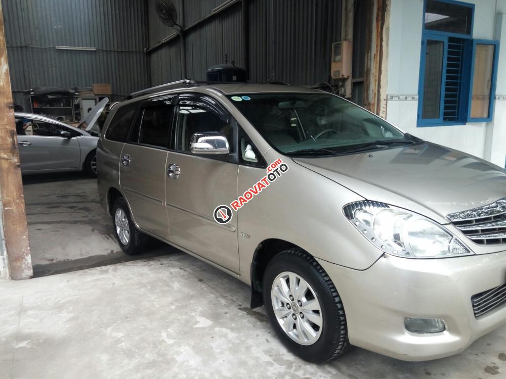 Bán Toyota Innova V 2.0AT, 2011, biển SG, xe gia đình đi kỹ, có NH hỗ trợ góp 60%-2