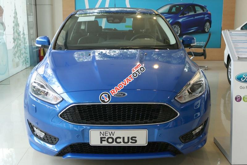 Bán xe ô tô Sài Gòn Ford Focus 1.5L Ecoboost Sport 5 cửa 2018, màu xanh, giá 749 triệu, chưa khuyến mãi-0