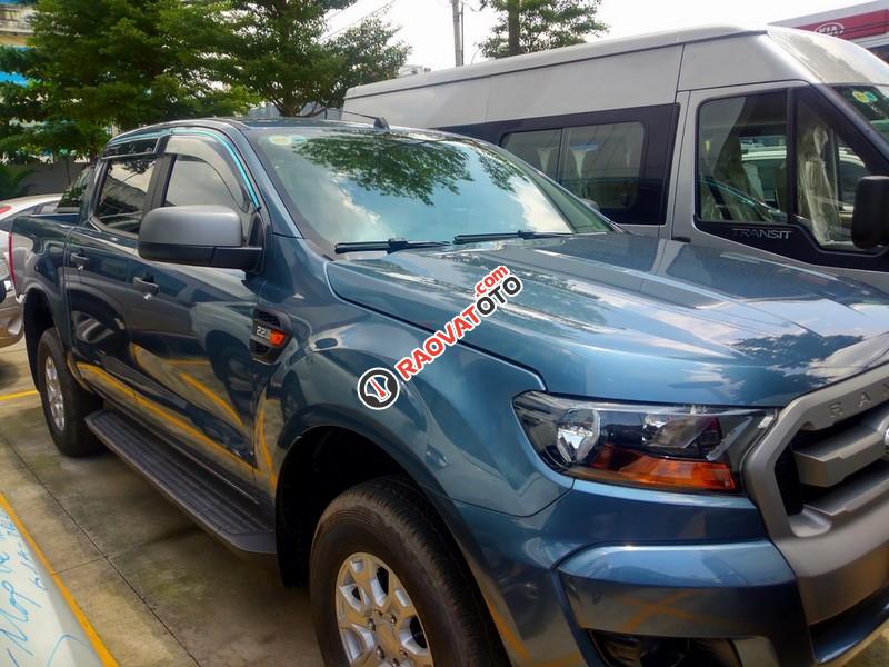 Xe Ford Ranger XLS AT 4x2 đời 2017, tặng nắp thùng nhập Thái+ BH thân xe, LH ngay 0932.356.659-6