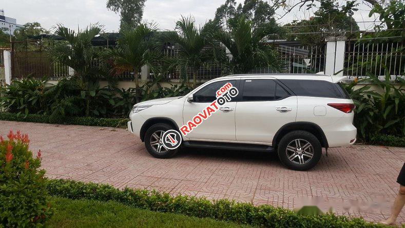 Bán Toyota Fortuner đời 2017, màu trắng, xe nhập-6