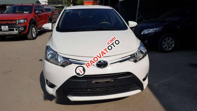 Bán xe Toyota Vios E năm 2017, màu trắng số tự động, 555tr-1