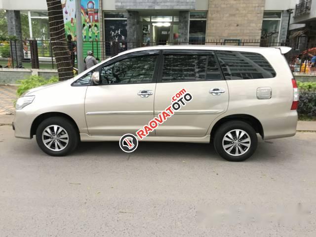 Bán xe Toyota Innova đời 2016 xe gia đình-2