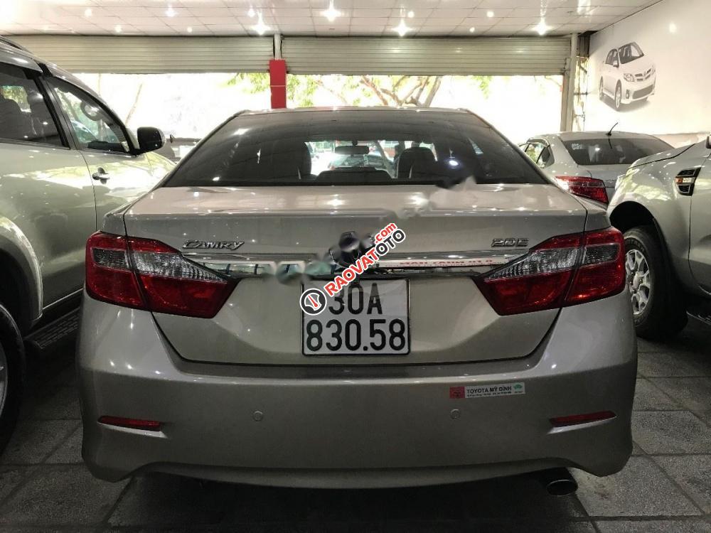 Cần bán gấp Toyota Camry 2.0E sản xuất 2013, chính chủ-3