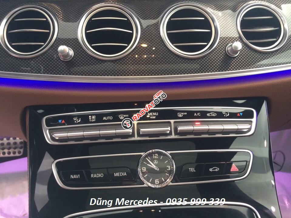 Mercedes-Benz E300 model 2017 giao xe ngay-8