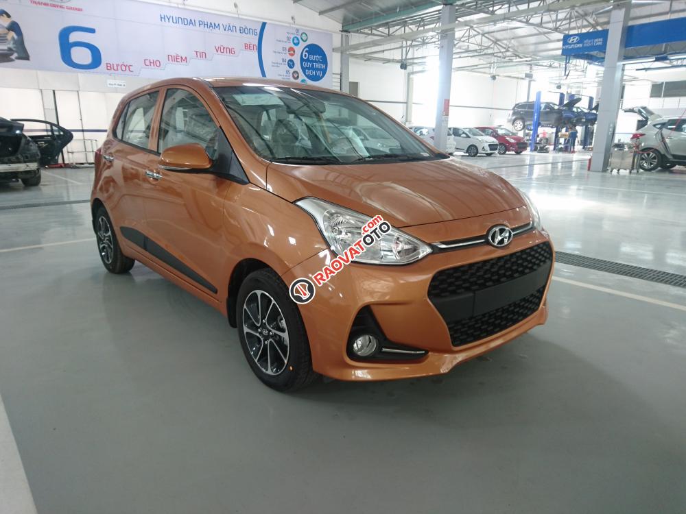 Bán xe Hyundai Grand i10 sản xuất 2018 màu cam, các phiên bản, mua xe chỉ từ 90 triệu, LH 090.467.5566-0