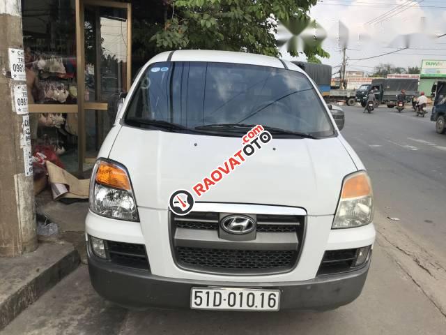 Bán ô tô Hyundai Starex đời 2005, màu trắng -1