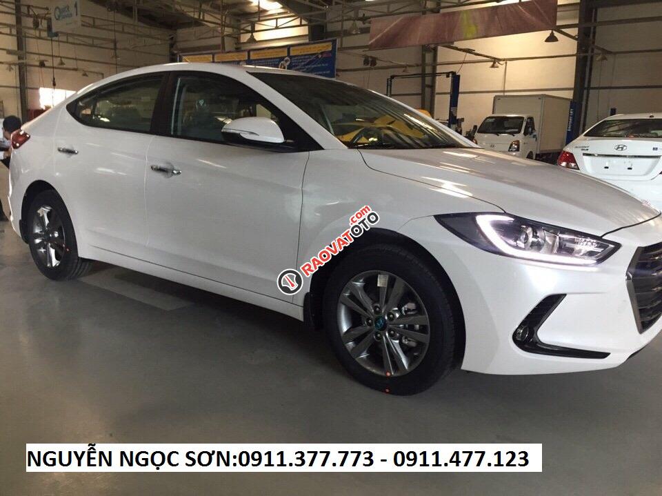 "Mừng xuân 2018" giảm sốc Hyundai Elantra Đà Nẵng, hỗ trợ vay 90%, LH Ngọc Sơn: 0911.377.773-1