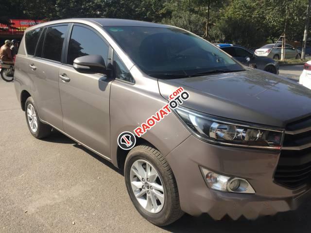 Bán xe Toyota Innova 2.0E đời 2017 chính chủ, 750 triệu-1