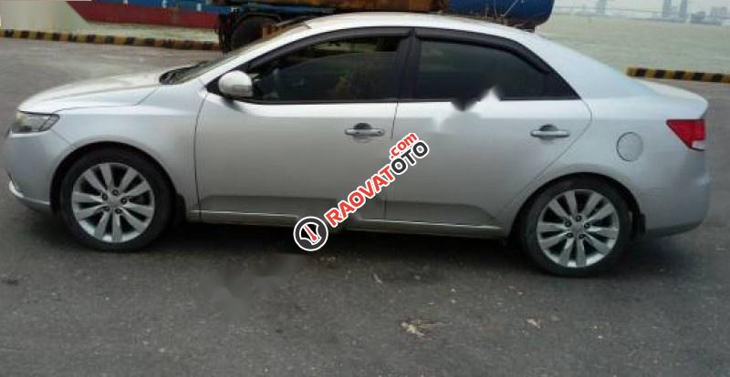 Bán xe Kia Cerato sản xuất 2010, màu bạc, nhập khẩu số sàn, giá 328tr-2