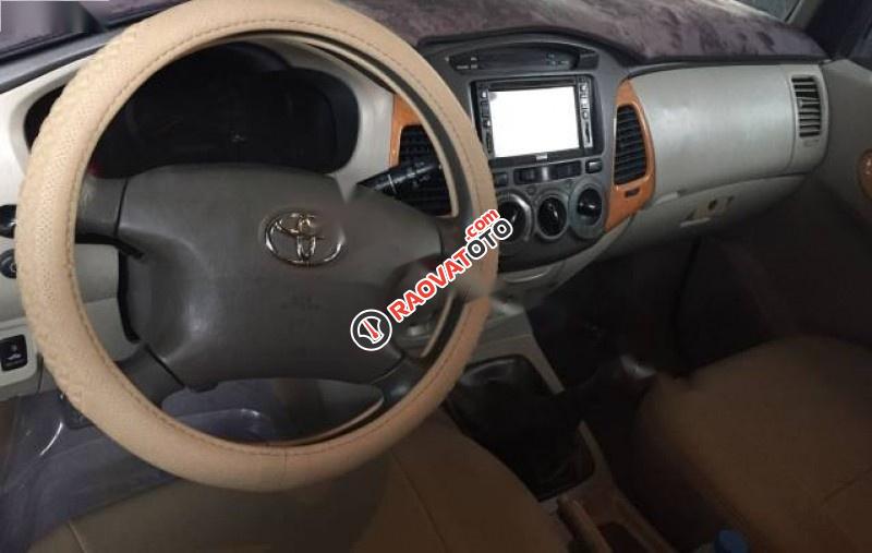 Cần bán Toyota Innova G đời 2008, màu bạc, xe gia đình giá cạnh tranh-1