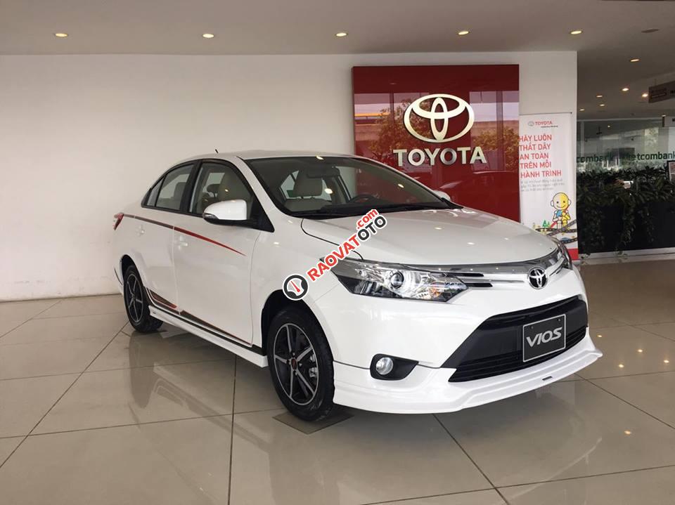 Cần bán Toyota Vios 1.5G CVT TRD 2018, màu trắng phiên bản thể thao TRD, giao ngay-4