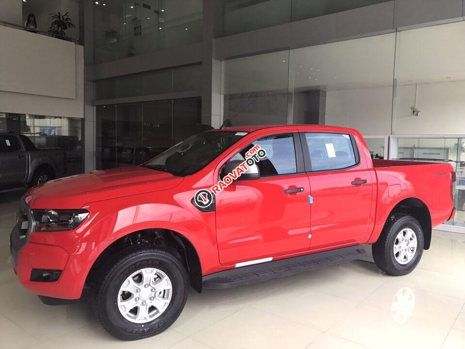 Bán Ford Ranger XLS 2.2L MT mới tại Lai Châu, màu đỏ, nhập khẩu giá cực hot-1