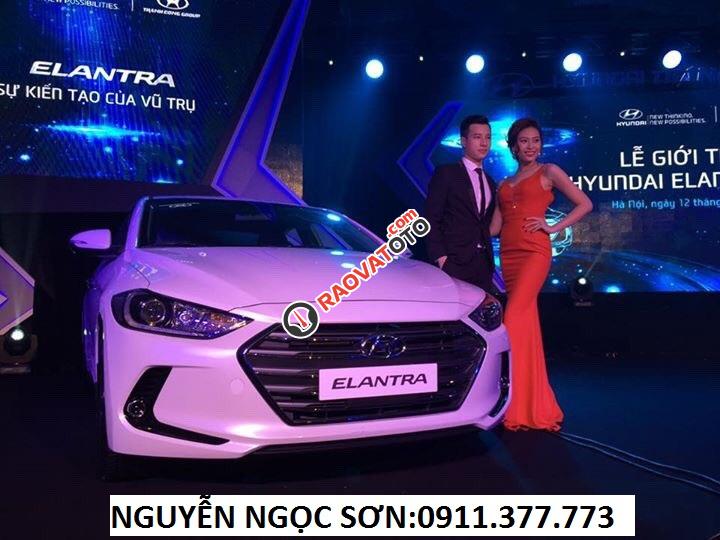 "Mừng xuân 2018" giảm sốc Hyundai Elantra Đà Nẵng, hỗ trợ vay 90%, LH Ngọc Sơn: 0911.377.773-5