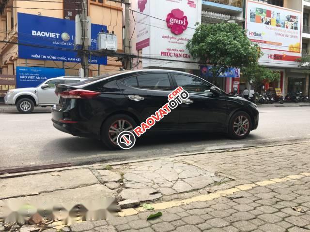 Bán Hyundai Elantra đời 2016, màu đen, 560tr-3