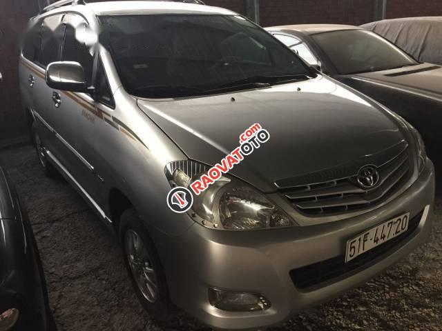 Bán gấp Toyota Innova đời 2008, màu bạc-0