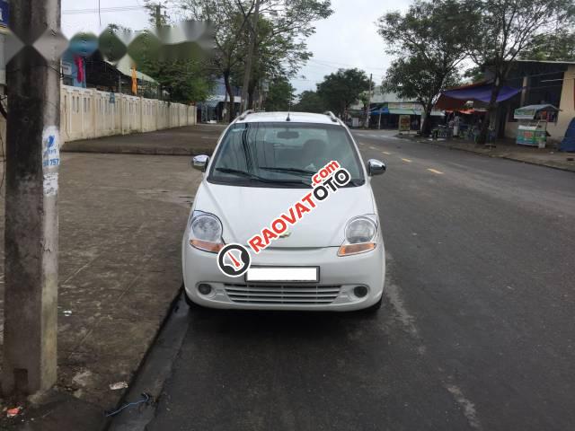 Bán gấp Chevrolet Spark đời 2009, màu trắng xe gia đình, giá tốt-1