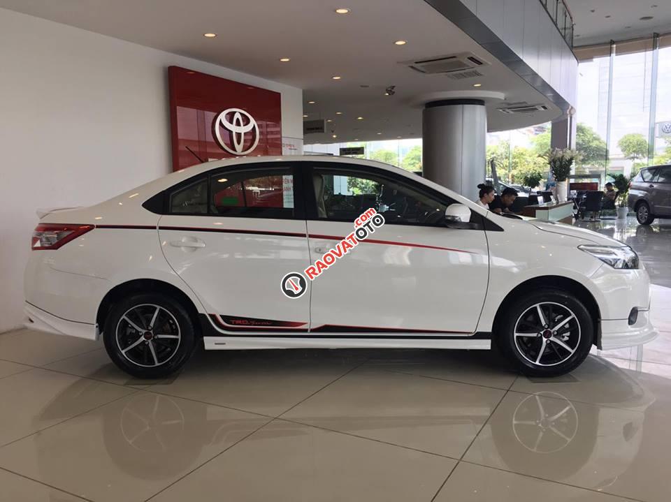 Cần bán Toyota Vios 1.5G CVT TRD 2018, màu trắng phiên bản thể thao TRD, giao ngay-1