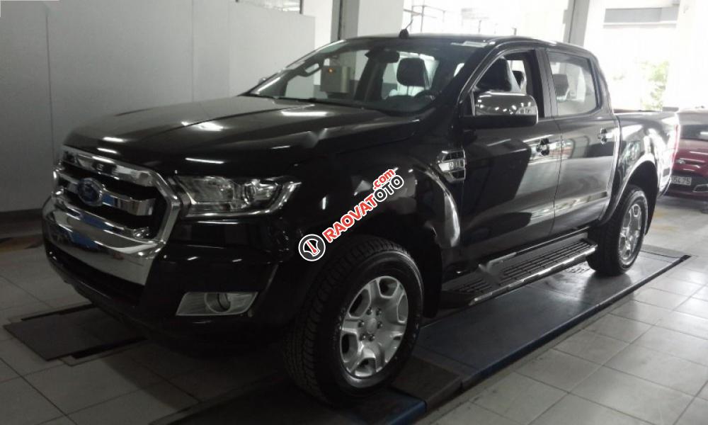 Cần bán xe Ford Ranger XLT 4x4 MT đời 2017, màu đen, nhập khẩu nguyên chiếc-0