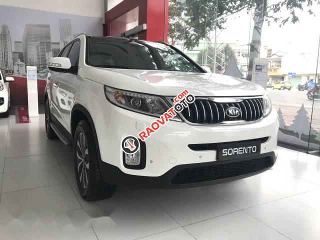 Bán xe Kia Sorento đời 2017, màu trắng-0