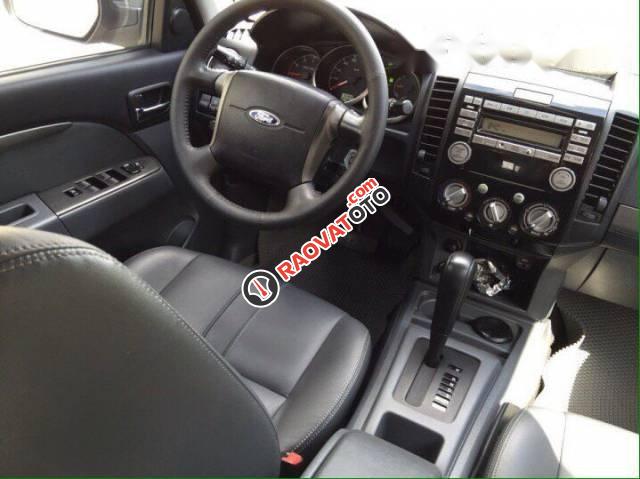 Bán xe Ford Everest 2014, màu bạc số tự động-3