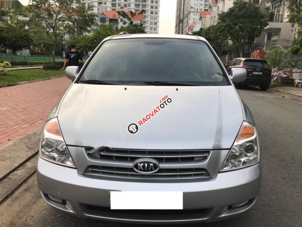 Cần bán gấp Kia Carnival 2.7 MT đời 2010, màu bạc, nhập khẩu Hàn Quốc, giá chỉ 395 triệu-1