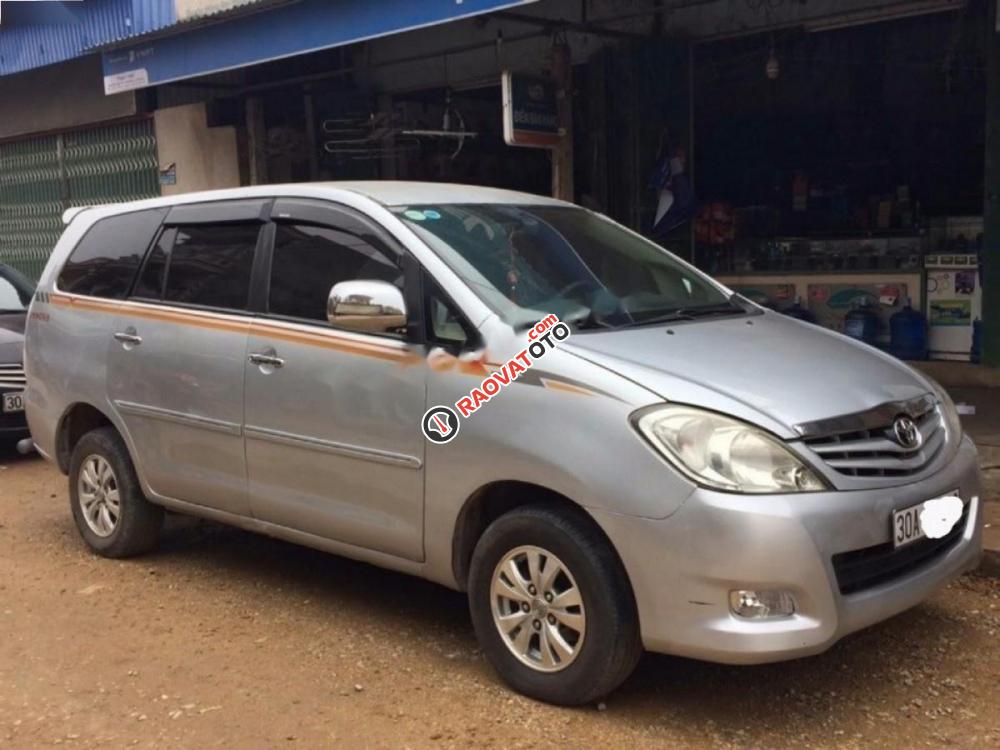 Bán ô tô Toyota Innova J đời 2008, màu bạc, giá tốt-4