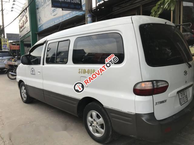 Bán ô tô Hyundai Starex đời 2005, màu trắng -2