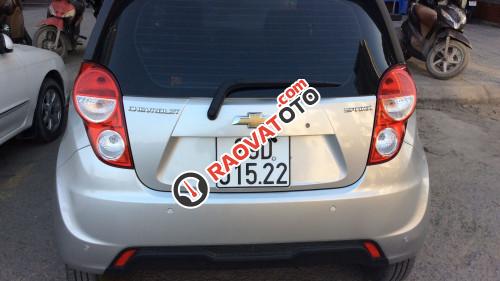 Cần bán xe Chevrolet Spark 1.2 MT năm 2017, màu bạc-1