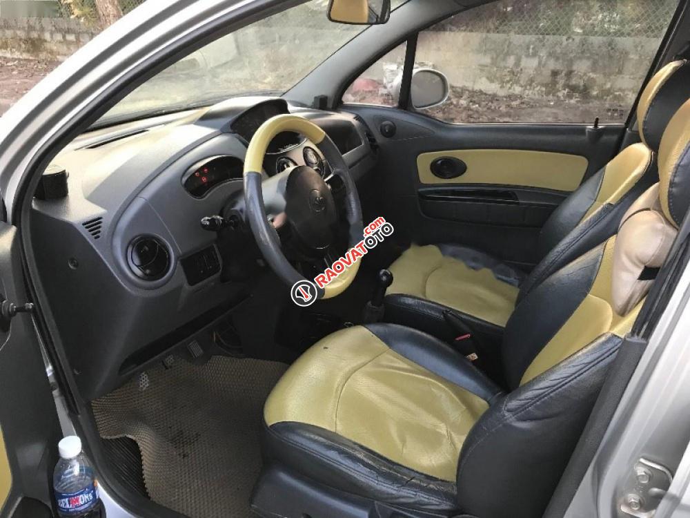 Cần bán gấp Chevrolet Spark đời 2010, màu bạc, nhập khẩu hàn quốc như mới-0