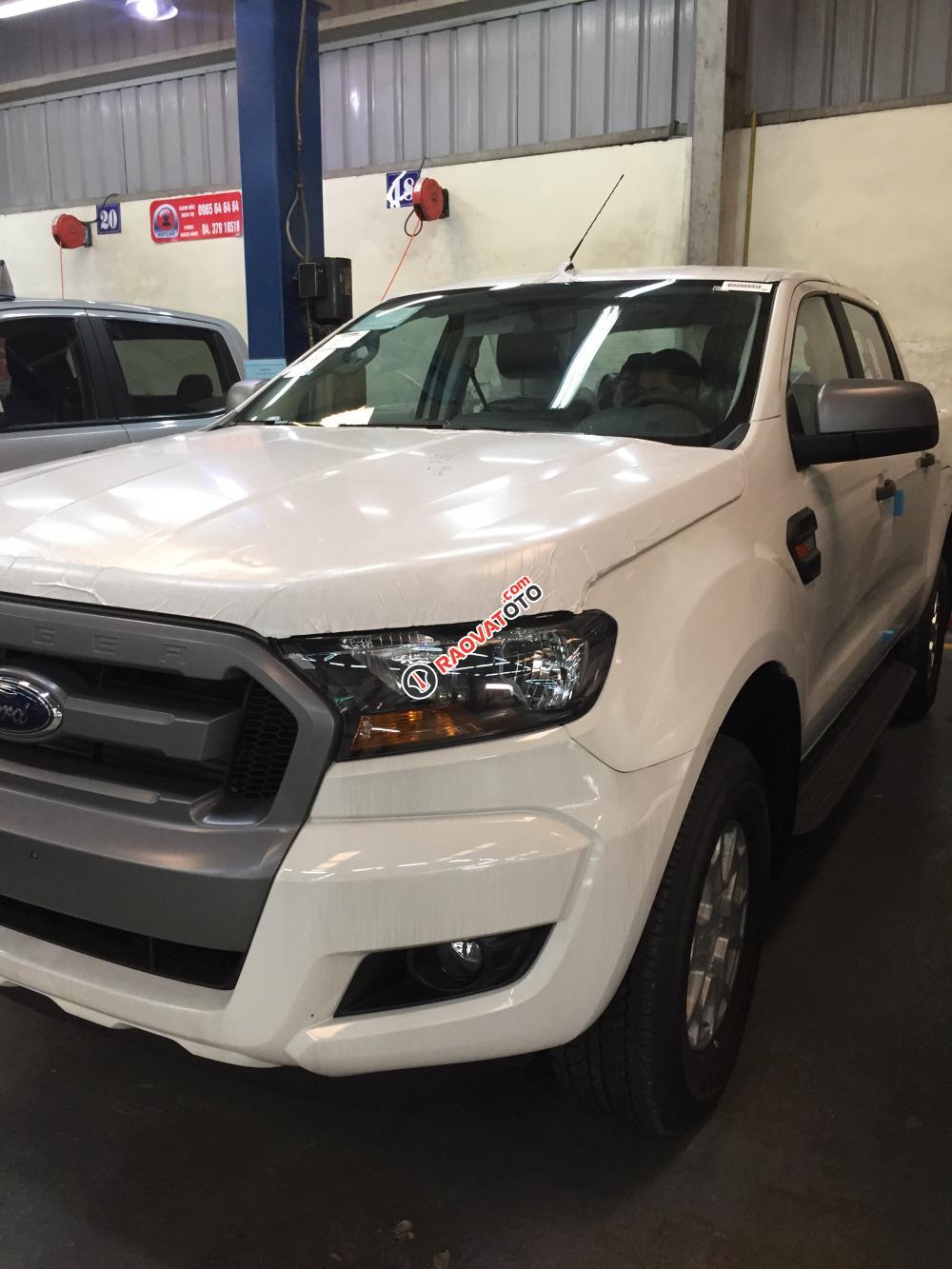 Bán Ford Ranger mới 100% màu trắng, giá cực rẻ, tặng thêm phụ kiện, hotline: 0942552831-1