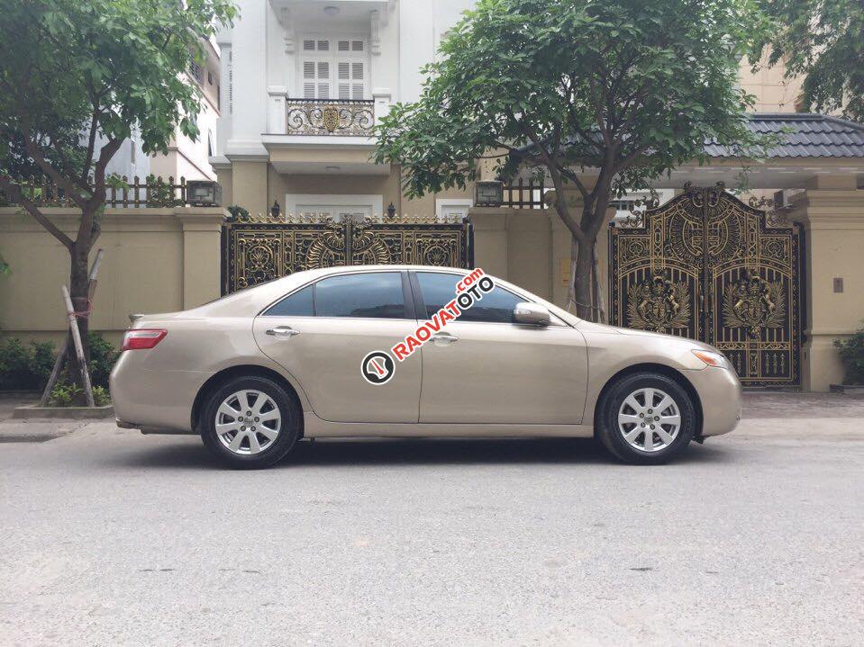 Bán xe Toyota Camry 2.4LE màu vàng cát, SX 2008, full options số tự động, odo 47.0000 biển TP-0