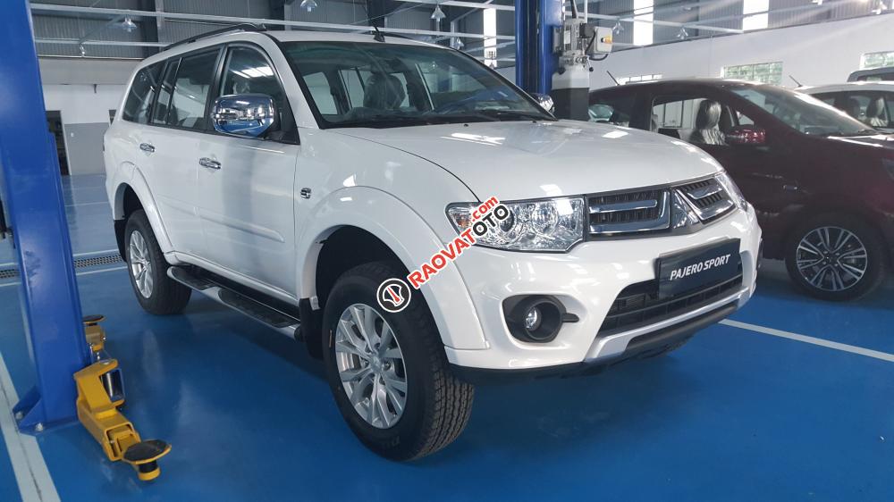 Đà Nẵng cần bán Mitsubishi Pajero Sport năm 2017, màu trắng, giá chỉ 750 triệu. LH: 0931911444-1