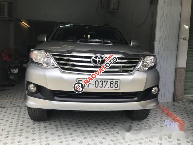 Bán Toyota Fortuner 2014, màu bạc-0