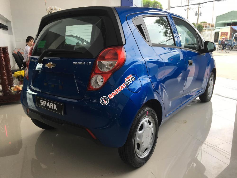 Sở hữu ngay Chevrolet Spark LS với gói quà tặng hấp dẫn, vay đến 100% giá trị xe-2