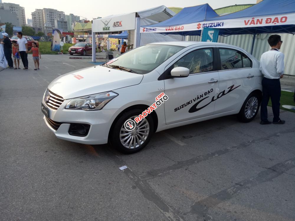 Bán Suzuki Ciaz 2017, xe giao ngay, liên hệ: 0985.547.829-5