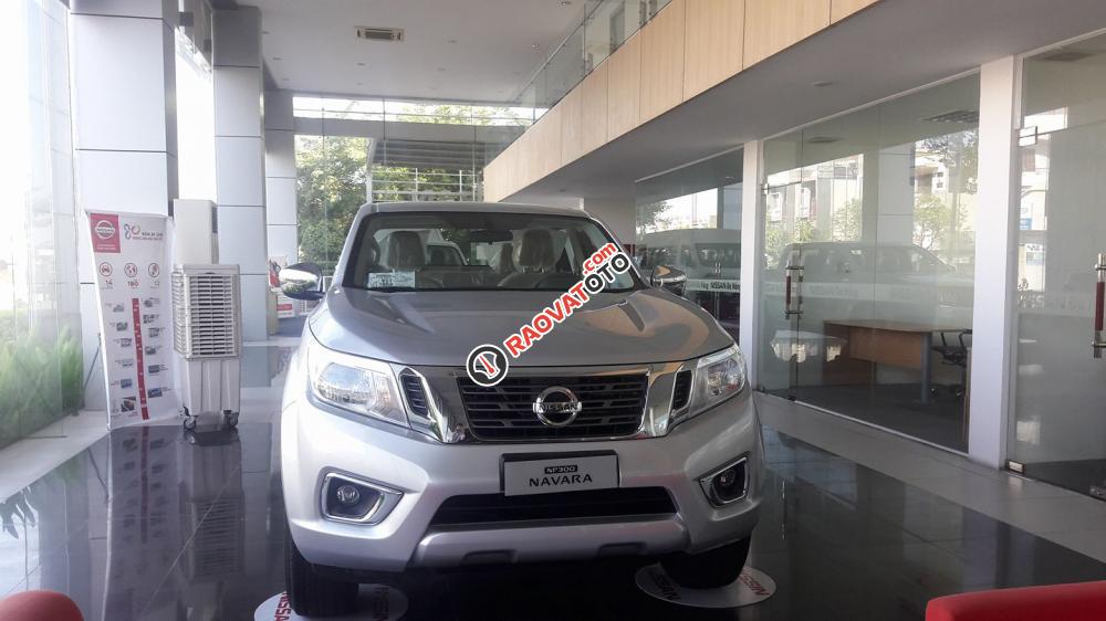 Nissan Navara E 1 cầu, số sàn, khuyến mãi nắp thùng cao - Liên hệ 0915 049 461-0