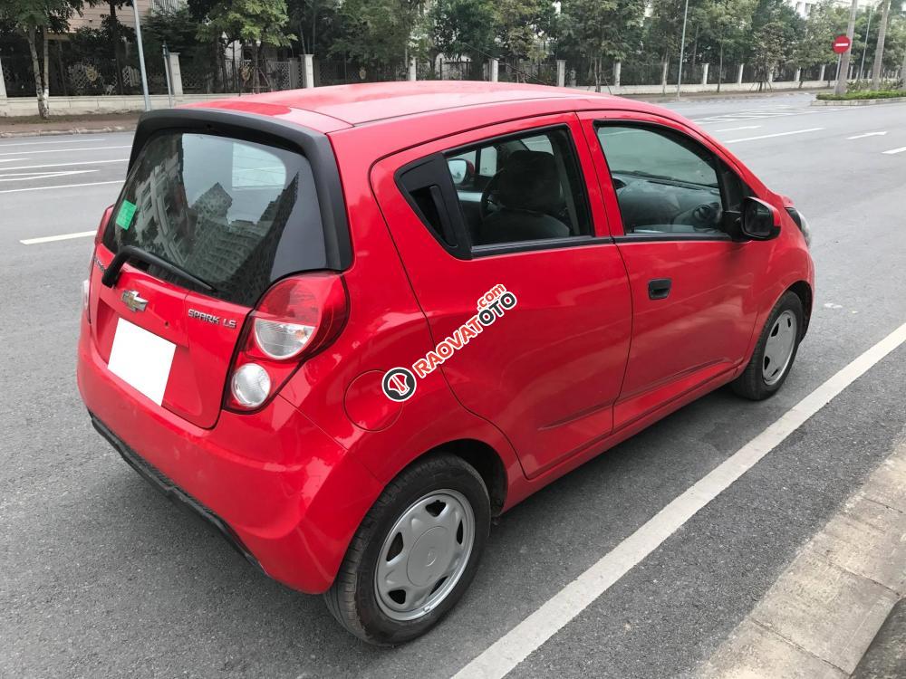 Bán ô tô Chevrolet Spark 1.2LS MT  model 2017, màu đỏ, giá tốt-3